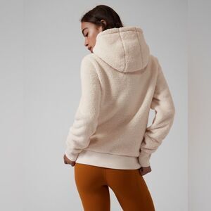 Athleta Tugga Sherpa Hoodie in Natural M